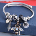 Fashion Jewelry Crystal Flower Bee Pendant Stainless Steel Wire Bracelet Women Bracelet